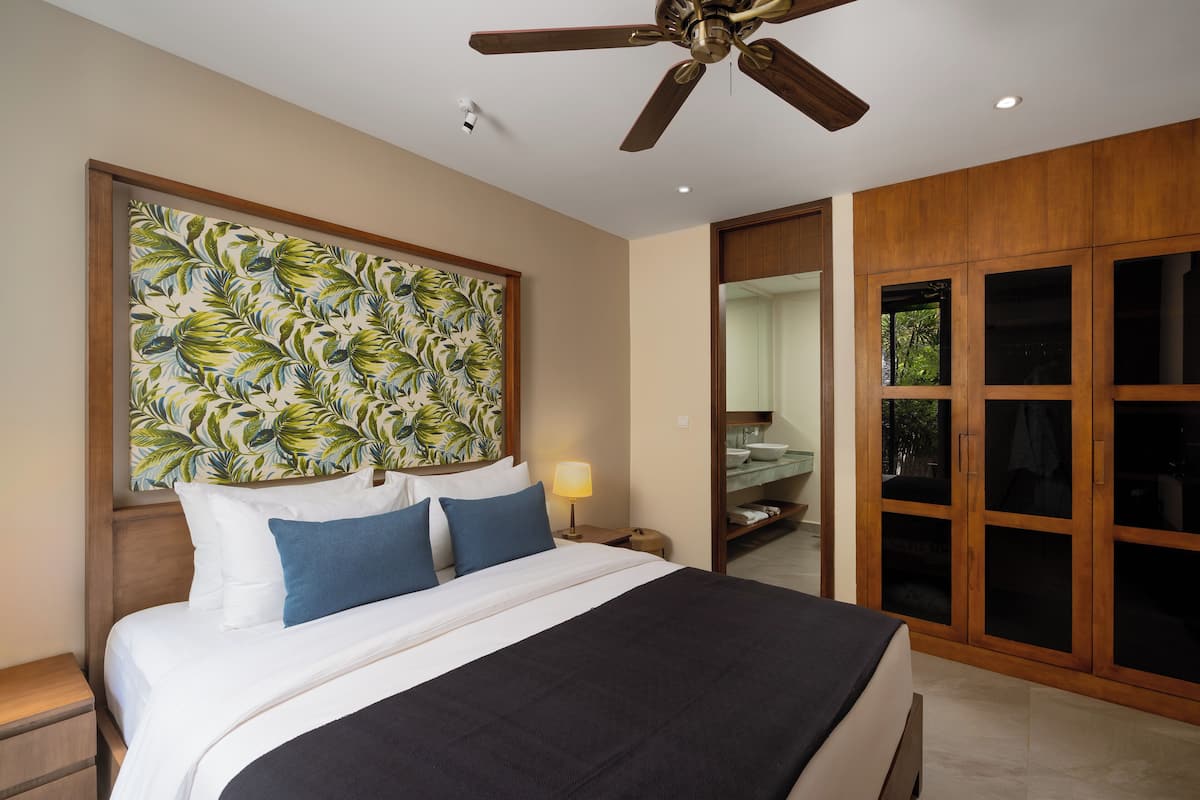 套房, 1 间卧室 (King) | 高档床上用品、羽绒被、加厚床垫、客房内保险箱