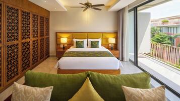 Premium bedding, down comforters, pillowtop beds, in-room safe
