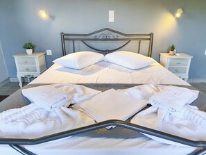 6 chambres, coffres-forts dans les chambres, fer et planche Ă repasser