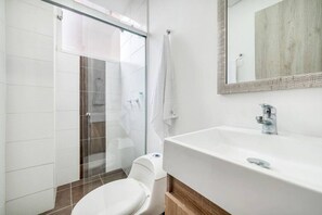 ヘアドライヤー、タオル