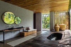 Spa - Peaceful river and jungle views, 6 bedrooms, close to beaches. (Tabanan)
