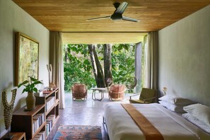 7 bedrooms, in-room safe, desk, iron/ironing board
