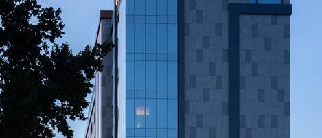 المنشأة من الخارج