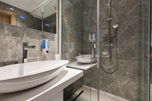 Bathroom - THE ELEMENTS HOTEL (Tashkent)