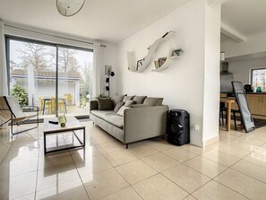 TV - Charming Villa for 6 with Garden, Terrace, and Close to Beach (Cucq-Stella Plage)