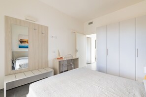 2 slaapkamers, een strijkplank/strijkijzer, gratis wifi, rolstoeltoegang