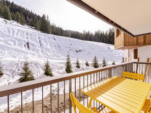 Outdoor dining - Modern 2-room apartment, near slopes, Courchevel (Courchevel 1650)