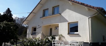 Spacious Country Home with Garden, Terrace, and Lake Access