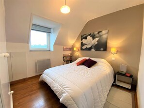 2 bedrooms