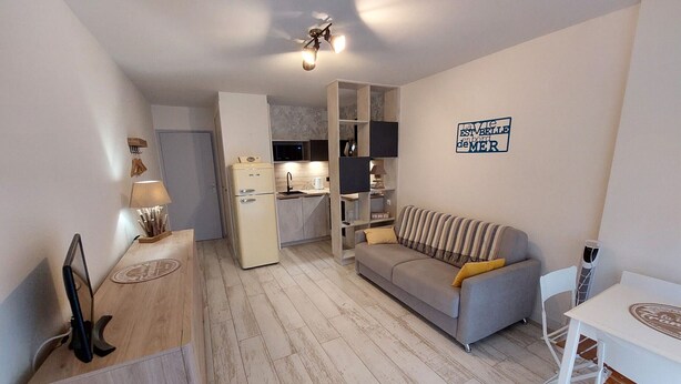 Unclassified image, 1 of 11, button - Beachfront Studio with Garden, Parking & Close to Town Center (Saint-Georges-de-Didonne)