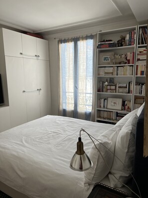 1 chambre, fer et planche Ă repasser, Wi-Fi gratuit, draps fournis