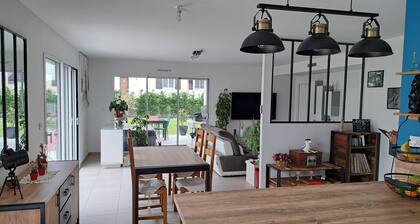 New house in St Armel in the Gulf of Morbihan with 6-seater Jacuzzi