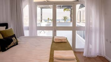 Classic Apartment | 5 bilik tidur, peti besi dalam bilik, meja, seterika/papan seterika