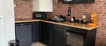 Charming, quiet duplex cottage with terrace/garden