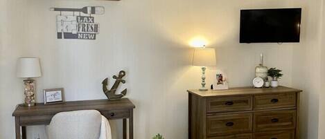 2 bedrooms, desk, iron/ironing board, free WiFi