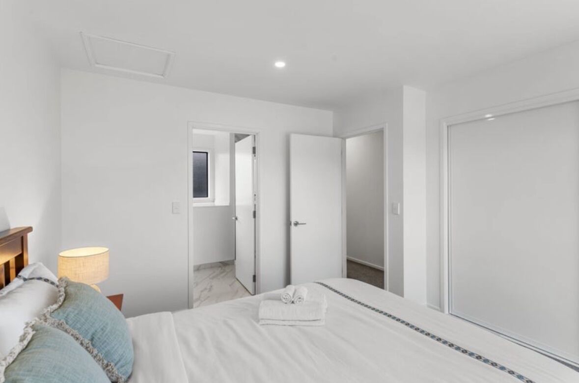 2 quartos, cofres nos quartos, ferros/tábuas de passar roupa