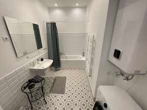 Towels, soap, shampoo, toilet paper