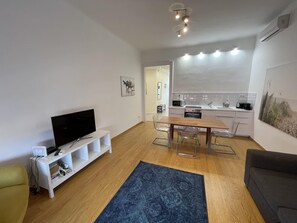 Living area - CITY CENTER 1, Fantastic apartment in the city center! (Budapest)