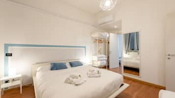 1 bedroom, premium bedding, down comforters, memory foam beds