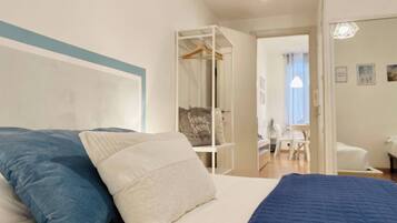 1 Schlafzimmer, hochwertige Bettwaren, Daunenbettdecken