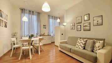 Kaupunkihuoneisto | Oleskelualue | 48–tuumainen taulutelevisio, jossa digitaalikanavat