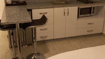 Bantalan ekstra lembut, Wi-Fi (biaya tambahan), dan seprai linen