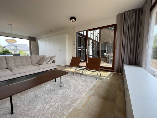 Smart TV, fireplace - Beautiful and stylish bungalow near the sea and dunes (Koksijde)