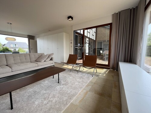 Beautiful and stylish bungalow near the sea and dunes