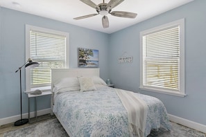 2 bedrooms, iron/ironing board, free WiFi, bed sheets - 211 Turtle | King Bed | Beach Gear | 1 Block to Beach & Downtown | Dog Friendly (Cocoa Beach)
