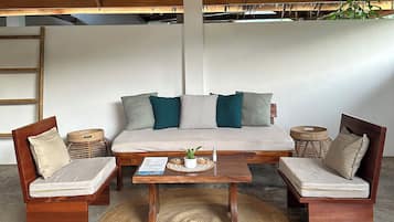 Villa | Wohnbereich | Flachbildfernseher