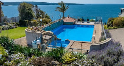 Breathtaking Clifftop Ocean Views in Eden - Unit 12 Bob and Zita’s escape