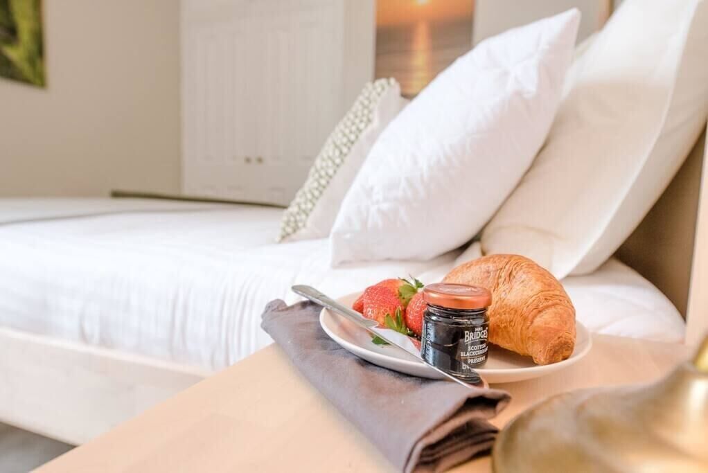 2 多间卧室、熨斗/熨衣板、WiFi、床单