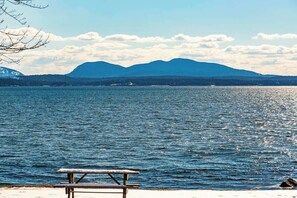 Unclassified image, 2 of 33, button