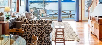 Chickadee Bay House- Oceanfront!