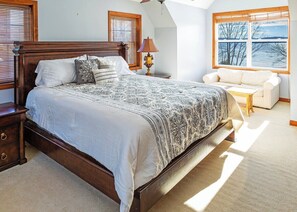 4 bedrooms, WiFi, bed sheets - Chickadee Bay House- Oceanfront! (Trenton)