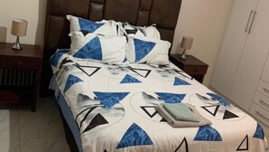 2 室のベッドルーム、WiFi、ベッドシーツ