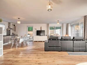 Flat-screen TV - la k'bane sur mer by Interhome (Etables sur Mer)