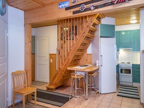 Fridge, microwave, dishwasher, cookware/dishes/utensils