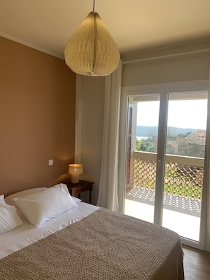 3 chambres, lit parapluie, Wi-Fi gratuit, draps fournis