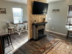 Interior - Apartment Near Fort Leonard Wood! (Saint Robert)