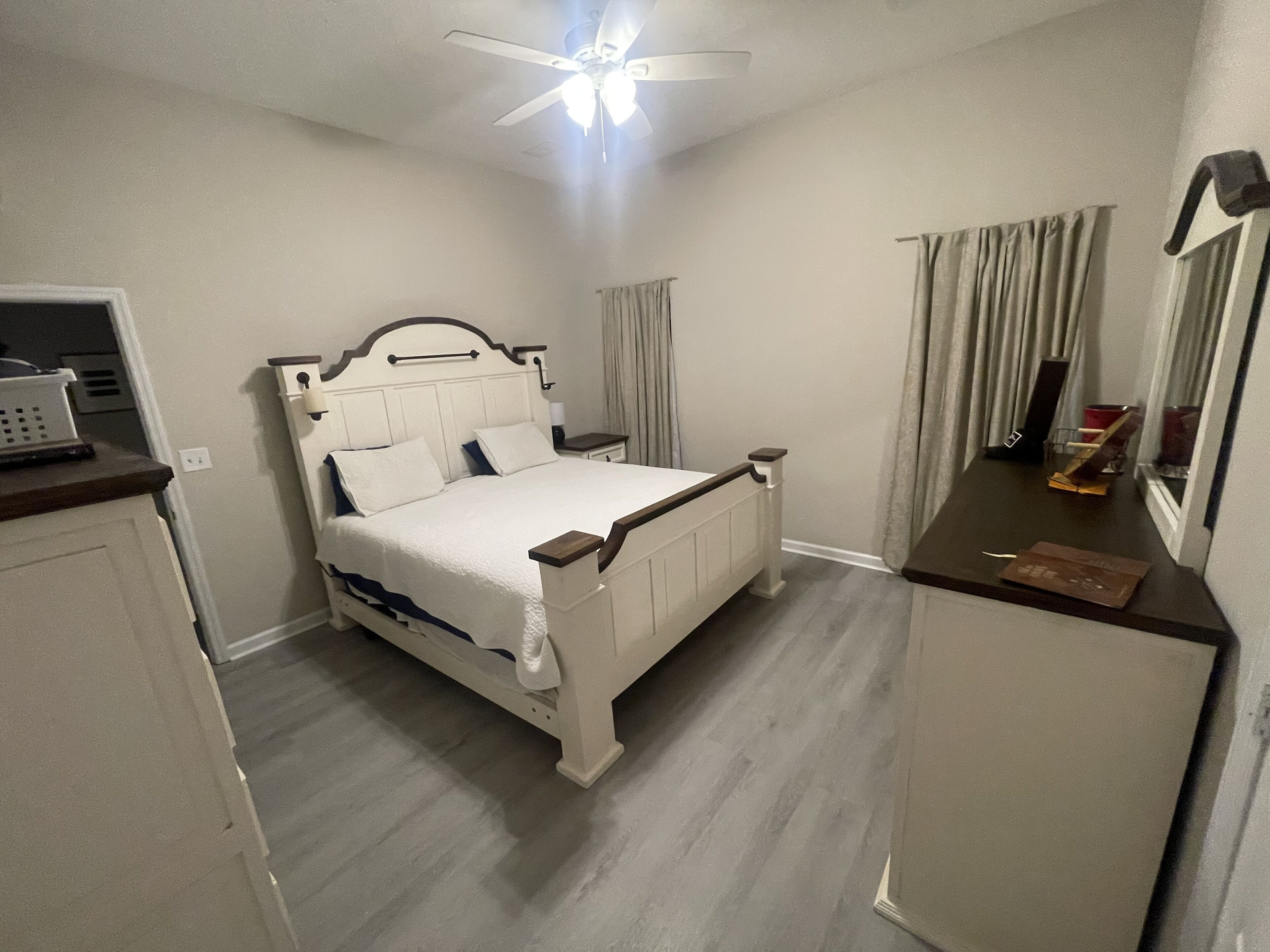 3 bedrooms, desk, iron/ironing board, WiFi