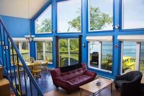 TV, fireplace - Nautical ocean front cottage on the shores of the highest tides in the world. (New Edinburgh)