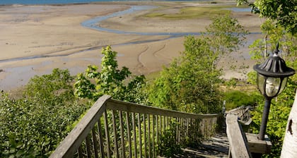 Nautical ocean front cottage on the shores of the highest tides in the world.