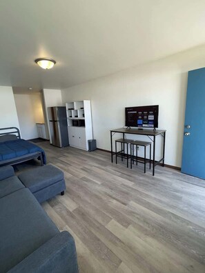 WiFi, bed sheets - Unit 2 - Stand Rock Studios (Wisconsin Dells)