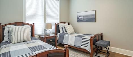 2 chambres, fer et planche à repasser, lit parapluie, Wi-Fi gratuit