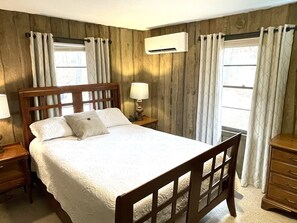 3 chambres, bureau, fer et planche à repasser, accès au Wi-Fi (inclus)