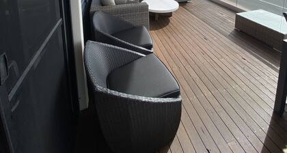 Seascape Beach House - Beachside Family Friendly House