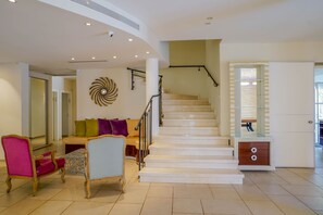 Villa | Nappalirész | Síkképernyős tévé