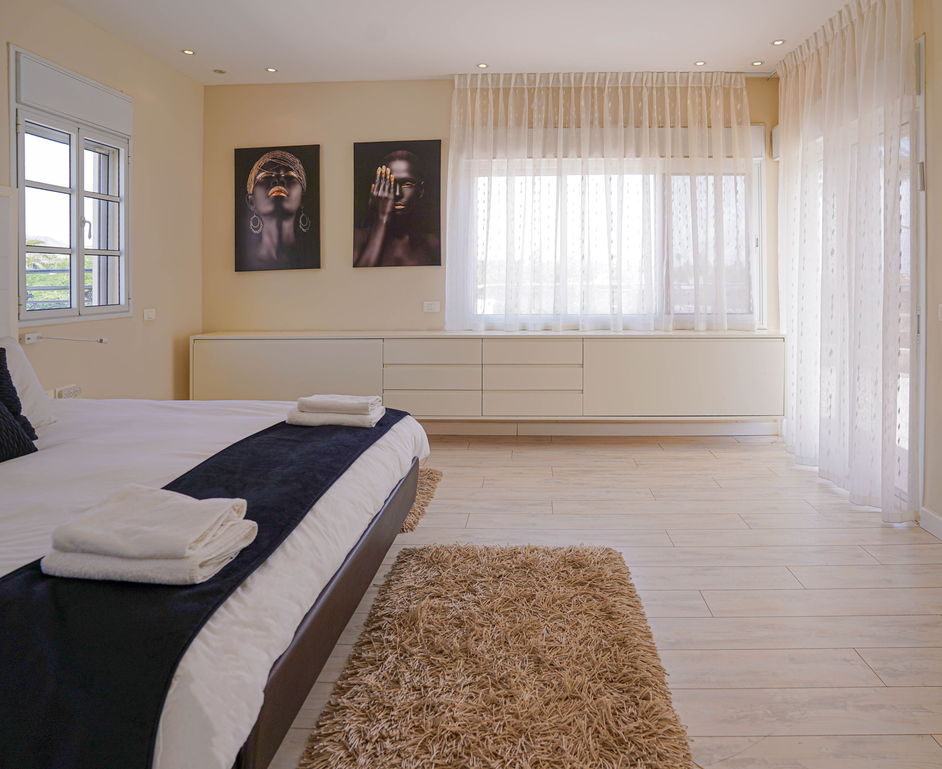 Villa | 7 bedrooms, in-room safe, desk, iron/ironing board