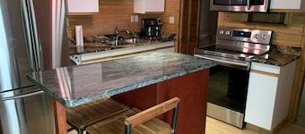 Northern Flare cabin with mountain view 5 min from Nordic Eclipse